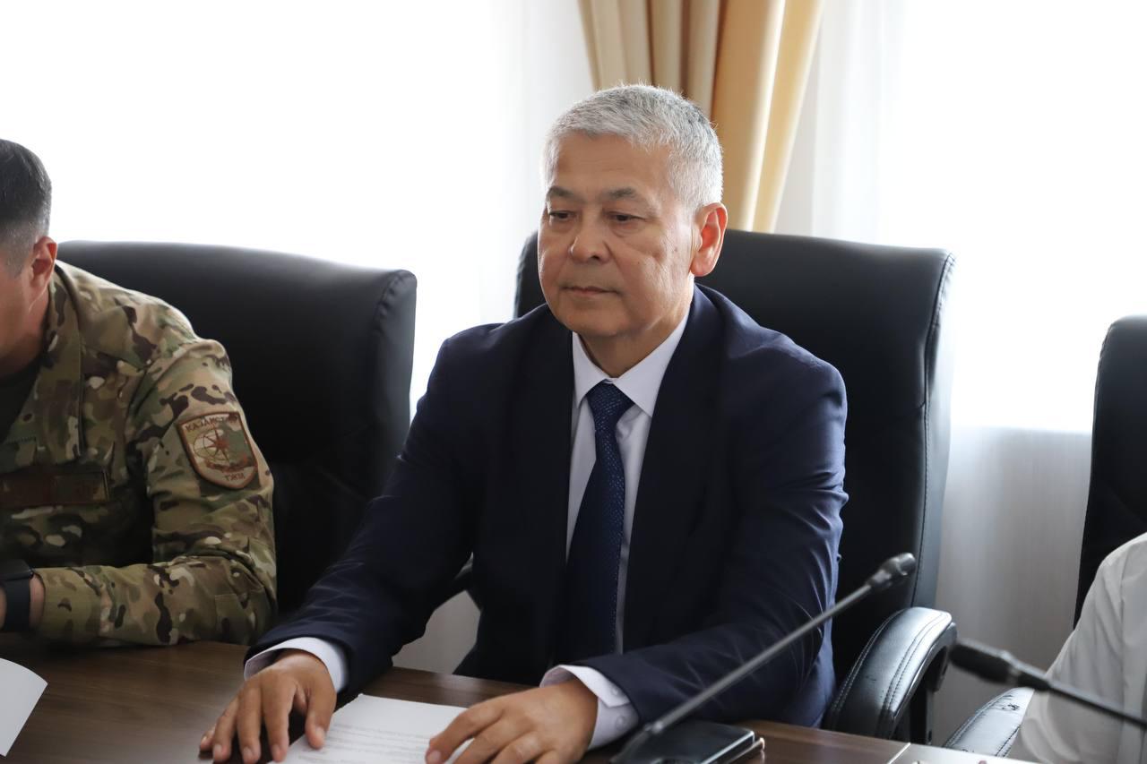 Ұлытау облысы әкімдігінің жанындағы кәмелетке толмағандардың істері және олардың құқықтарын қорғау жөніндегі комиссия отырысына қатысты