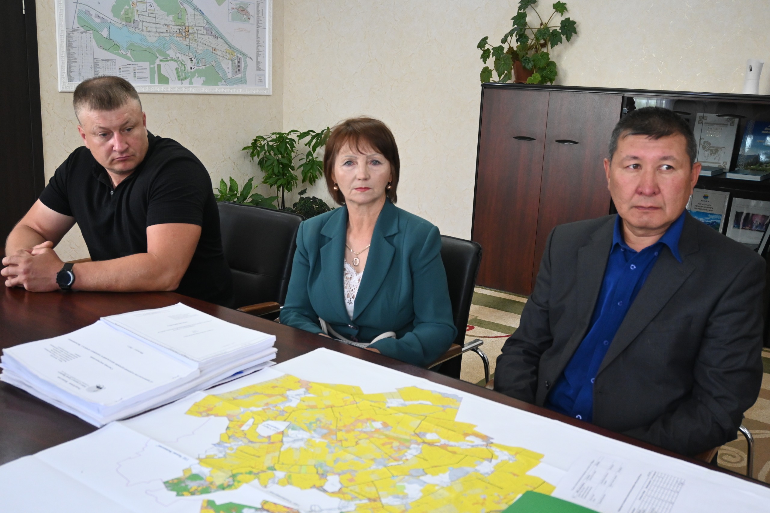 Аудан әкімі кеңесшілермен кездесу өткізді