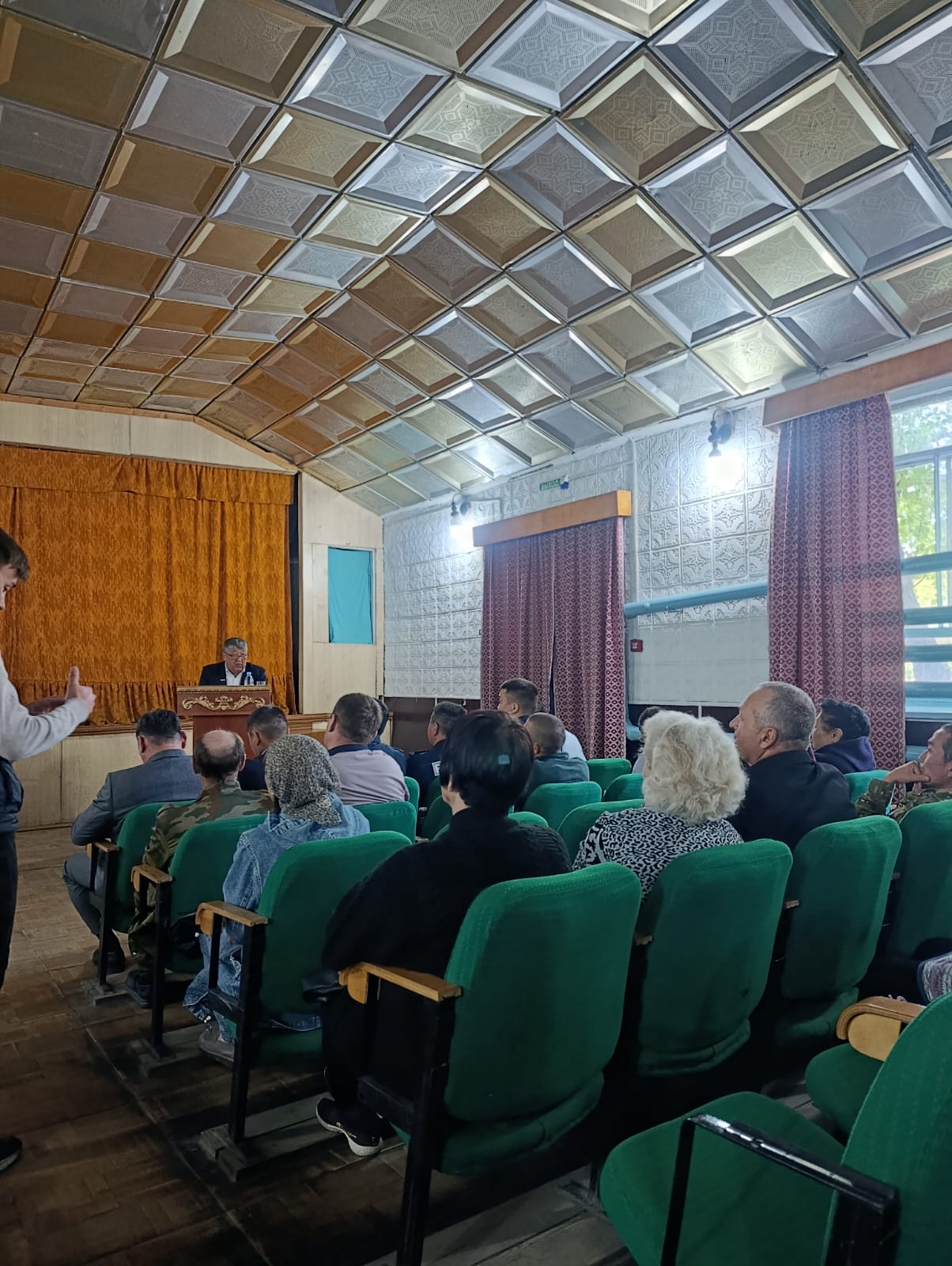 Сорочинка селосының ауылдық клубында Сарыкөл ауданы әкімінің Сорочин селолық округі тұрғындарымен кездесуі өтті