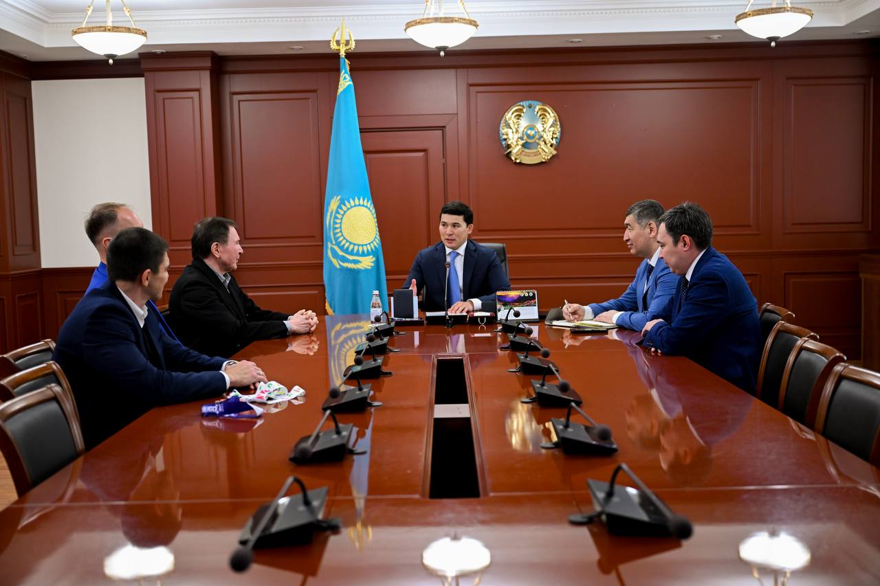 Туризм және спорт министрі Руслан Құрбановты марапаттады