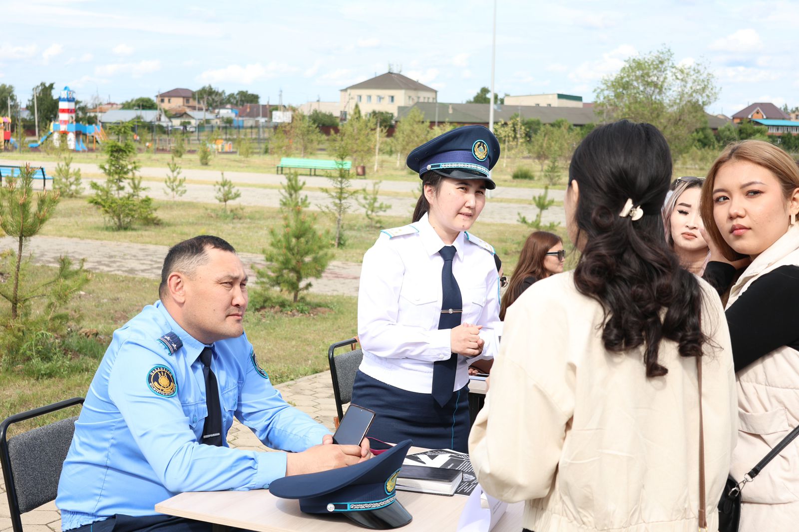 Жас түлектерге арнап бос жұмыс орындар жәрмеңкесі өткізілді