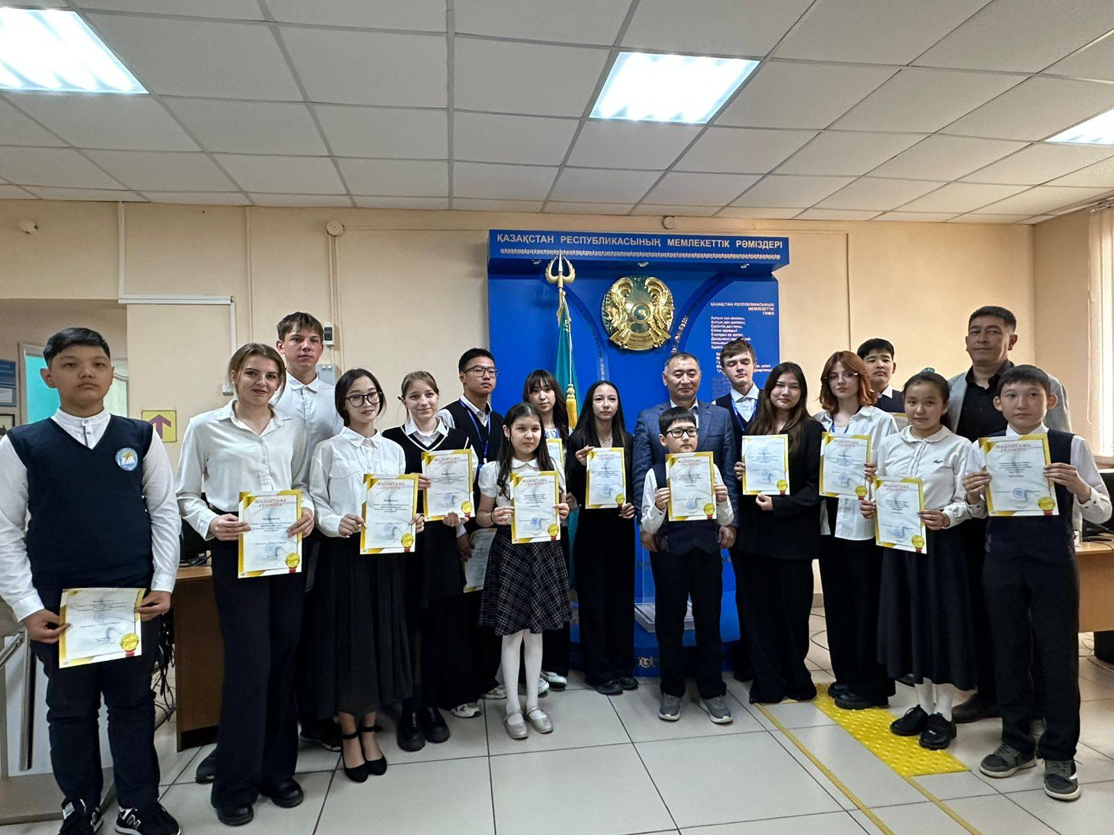 Бүгін білім бөлімінің мәжіліс залында “Қазақстан БАЛАЛАРЫ” іс-шаралар жоспарына сәйкес Халықаралық балаларды қорғау күнін мерекелеуге арналған “Баланың әл-ауқаты – мемлекеттің қамқорлығында” атты дөңгелек үстел өтті