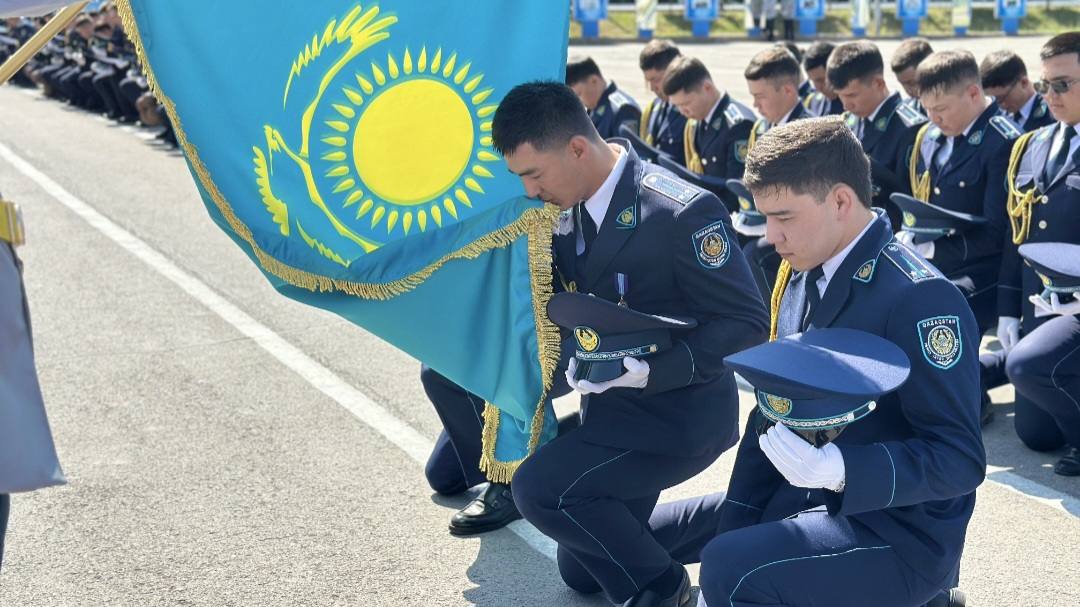 Қарағанды академиясында 53-шығарылым түлектеріне диплом табысталды