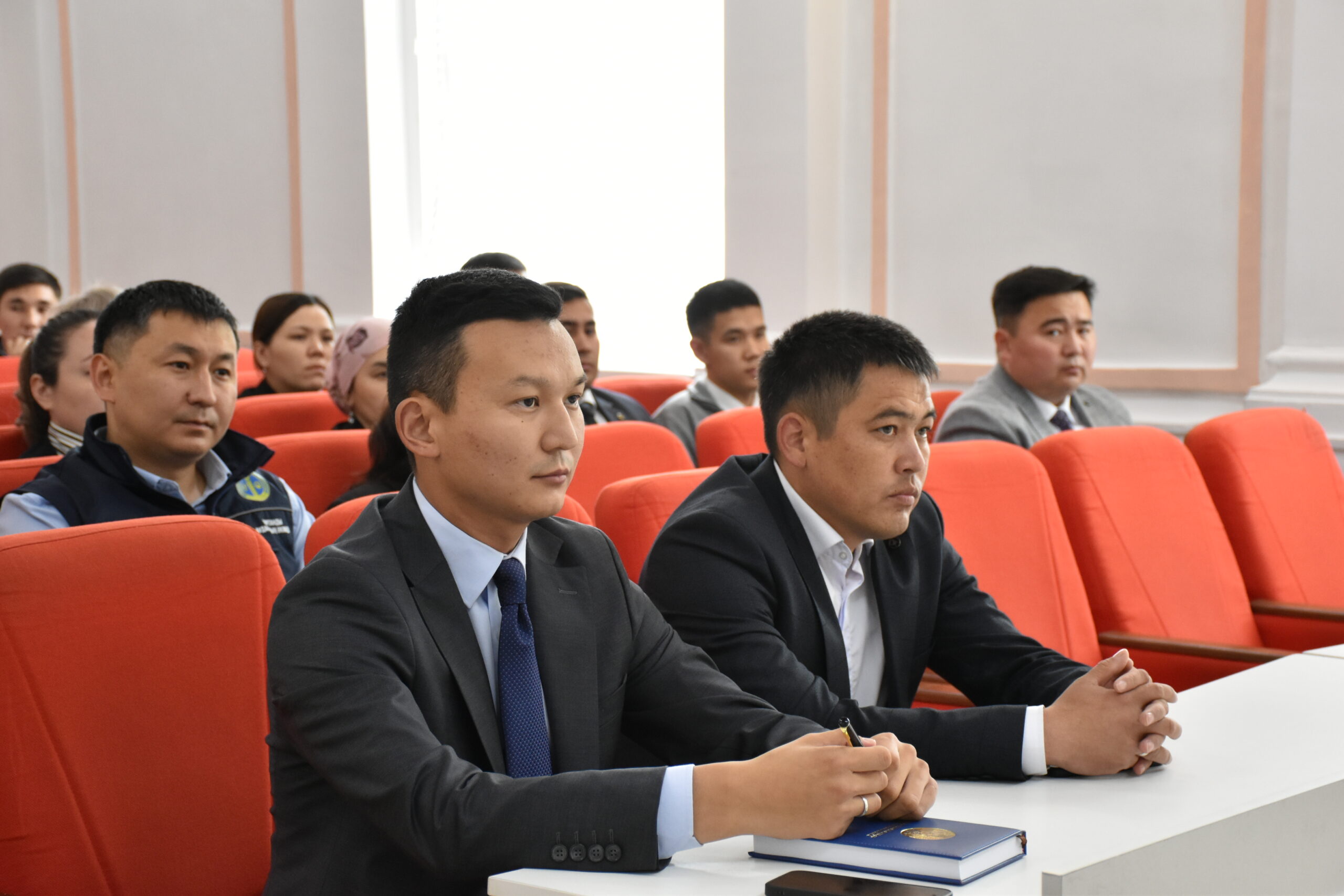 Шортанды ауданында Ақмола облысы әкімі аппаратының әдеп жөніндегі уәкілі Жанадилова А.Б. жергілікті атқарушы органдардың мемлекеттік қызметшілерімен кездесу өткізді.