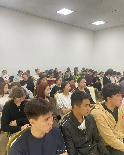 Студенттермен кездесу өтті