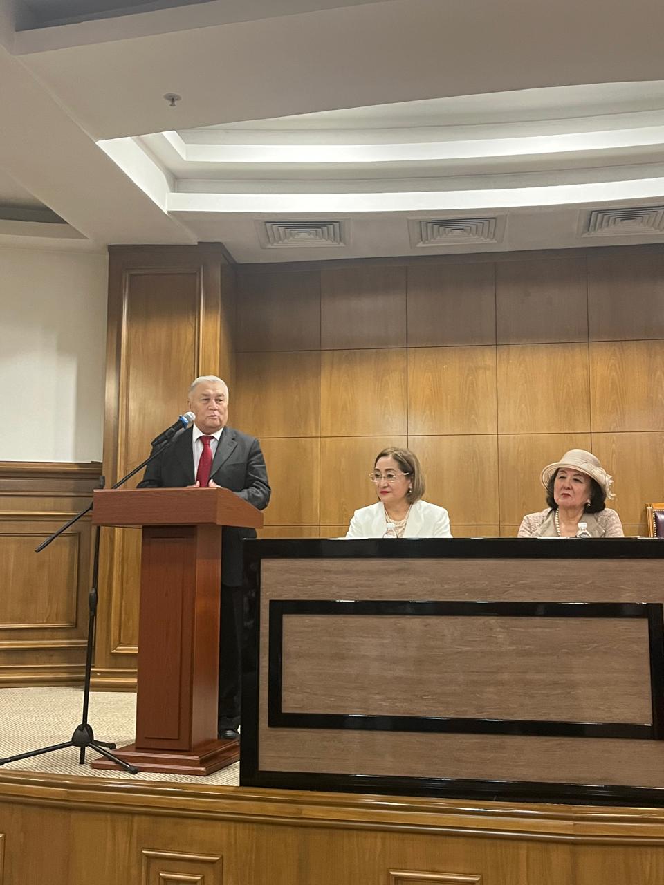 Медицина қызметкерлері күніне арналған салтанатты шараға санитариялық қызметтің ардагерлері қатысты