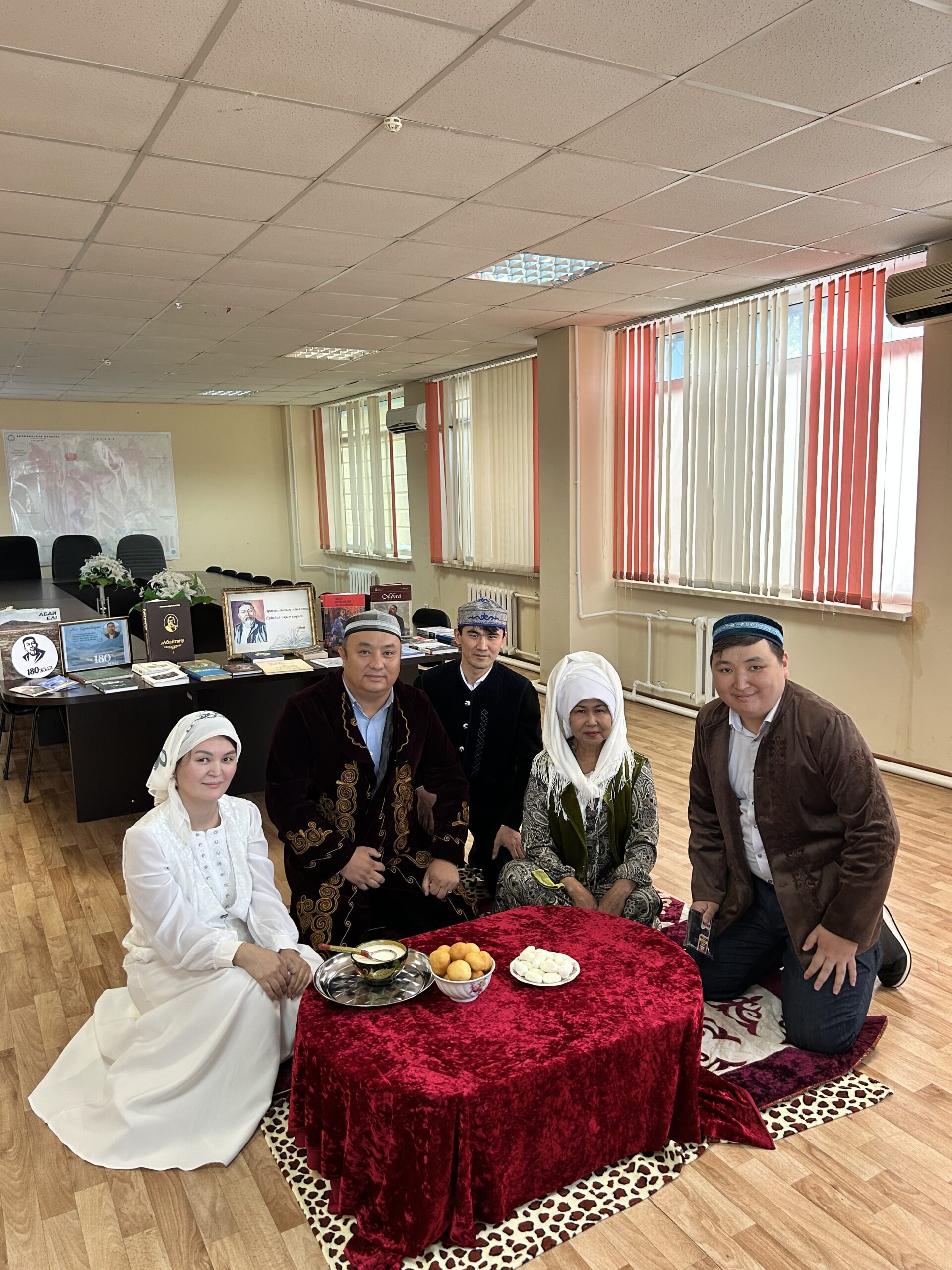 «Абай жаққан бір сәуле сөнбейді» әдеби-танымдық іс-шарасы өтті