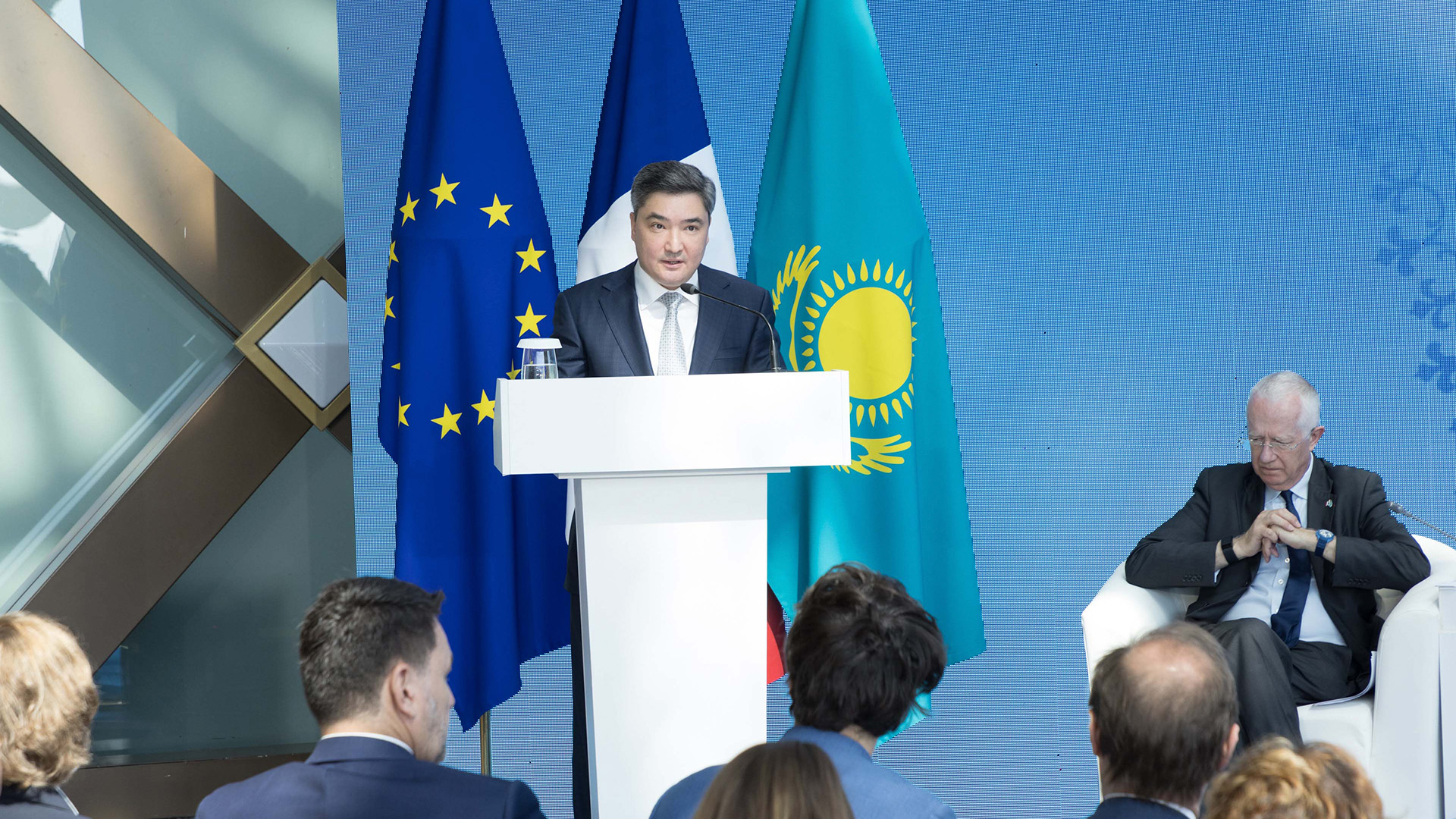 Жамбыл облысы – Франция: Ербол Қарашөкеев форумда өңірдің инвестициялық әлеуетін таныстырды