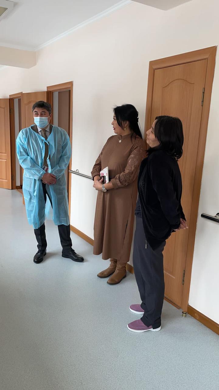 Алматы қаласы бойынша адам құқықтары жөніндегі уәкілдің өкілі Қ. Малдыбаев “Парасат “әлеуметтік қызметтер орталығы” КММ медициналық-әлеуметтік мекемесінде болып, мүмкіндігі шектеулі балаларға және психоневрологиялық сипаттағы түрлі аурулары бар 18 жастан асқан адамдарға арнаулы әлеуметтік қызметтер көрсетуге және оңалту көмегін көрсетуге арналған мекемесіне барды.
