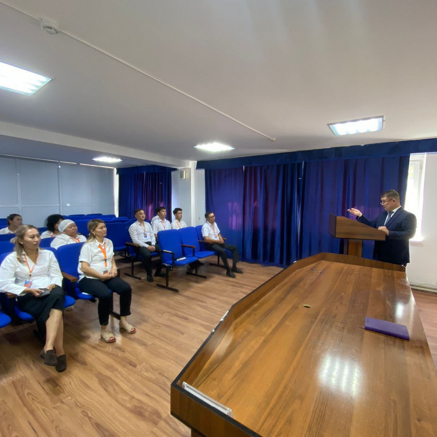 Өкіл Жамбыл облысы әкімдігінің жұмыспен қамтуды үйлестіру және әлеуметтік бағдарламалар басқармасы «Мансап орталығы» Тараз қалалық филиалы қызметкерлерімен кездесу өткізді