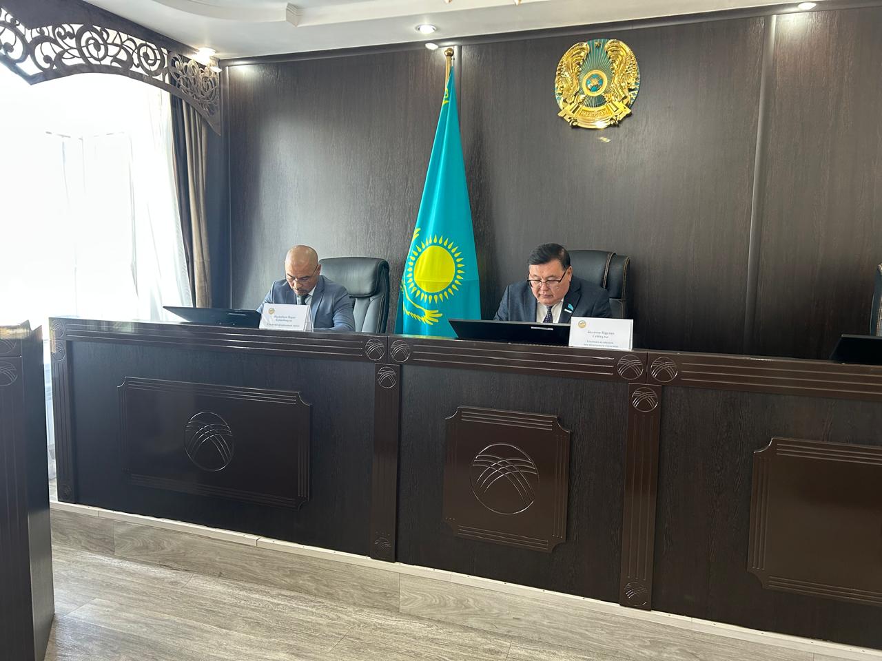 Аудандық мәслихаттың депутаттары Ұзынкөл ауданы әкімінің есебін бекітті