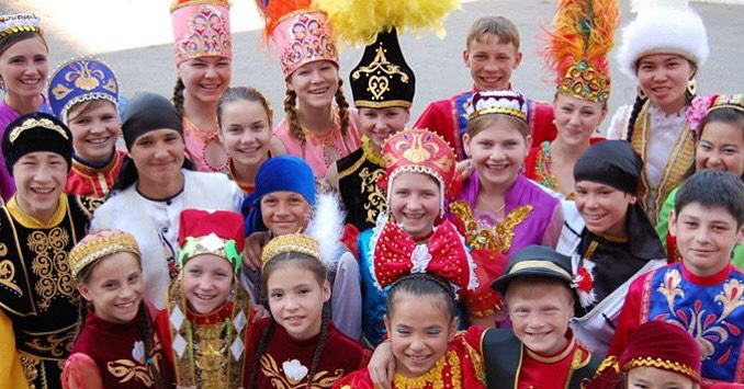 Көп этнос қоғамда өмір сүру – өзара түсіністік пен құрметке негізделеді.