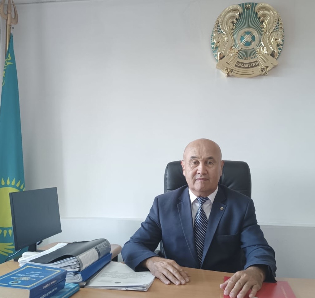Бүгін біз мемлекеттік кірістер органдарының құрметті және тәжірибелі басшыларының бірі – Ақтоғай ауданы бойынша Мемлекеттік кірістер басқармасының басшысы Бақытбек Халелұлы Құсайыновты құрметтейміз
