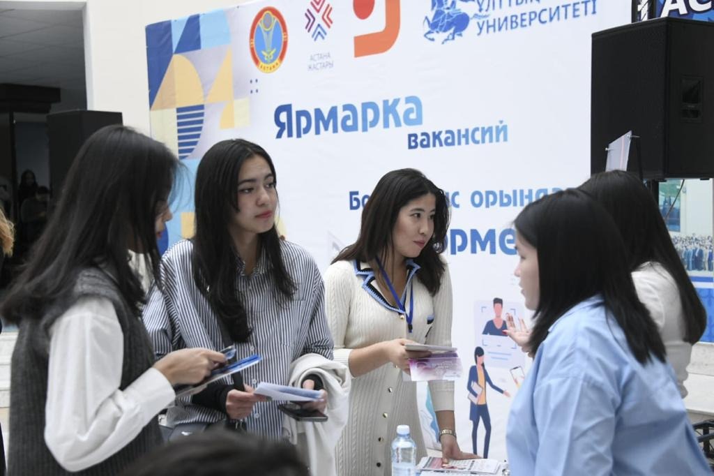 8 мыңнан астам адам жұмысқа орналасты: елордада жұмыссыздық көрсеткіші төмендеп жатыр
