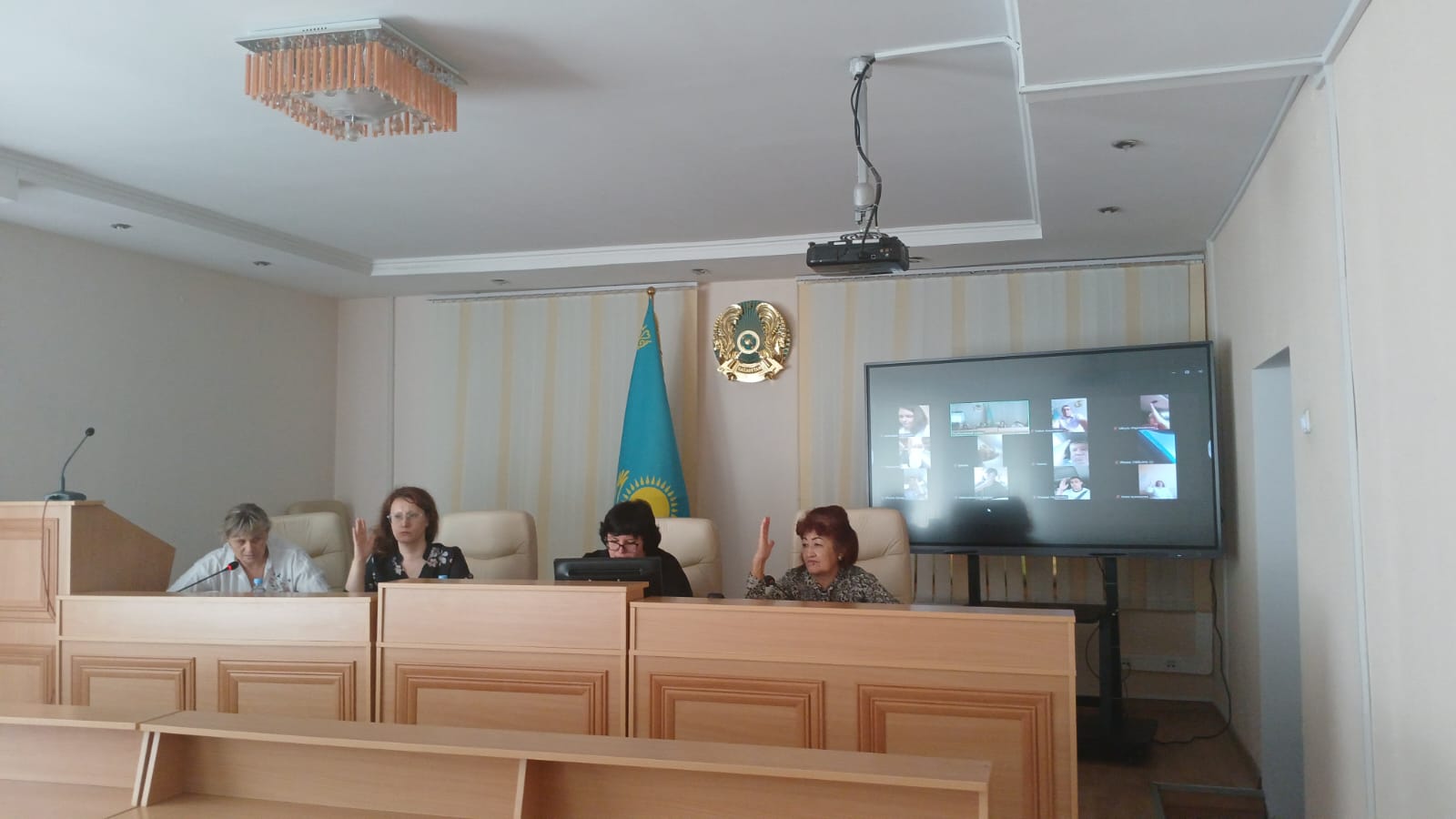 2025 жылы 20 тамызда Глубокое ауданы әкімінің орынбасары Е.Н. Литвиненконың төрағалығымен аудандық жер комиссиясының кезекті отырысы өтті.