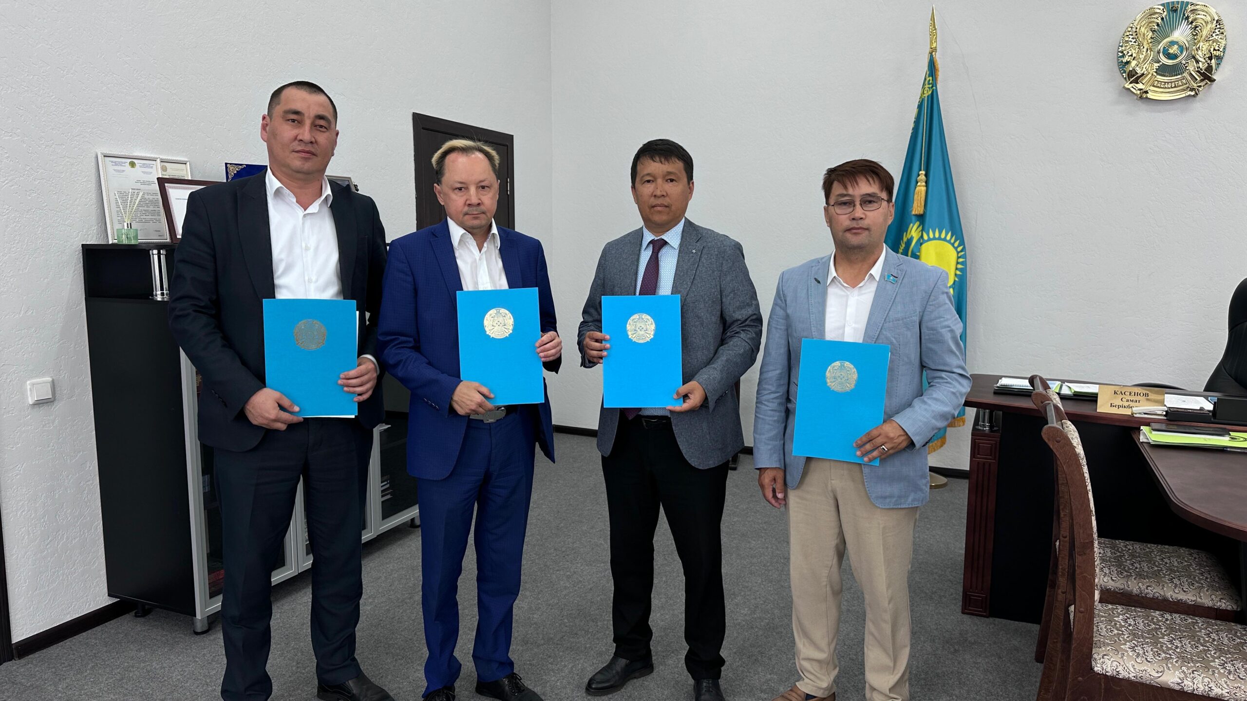 Шығыс Қазақстан облысының мәдениет басқармасы, облыстық кәсіпкерлер палатасы, облыс бойынша сауда және тұтынушылардың құқықтарын қорғау департаменті, «Халықаралық «Қазақ тілі» қоғамы» қоғамдық бірлестігінің Шығыс Қазақстан облыстық филиалы арасында өзара ынтымақтастық туралы меморандумға қол қойылды.