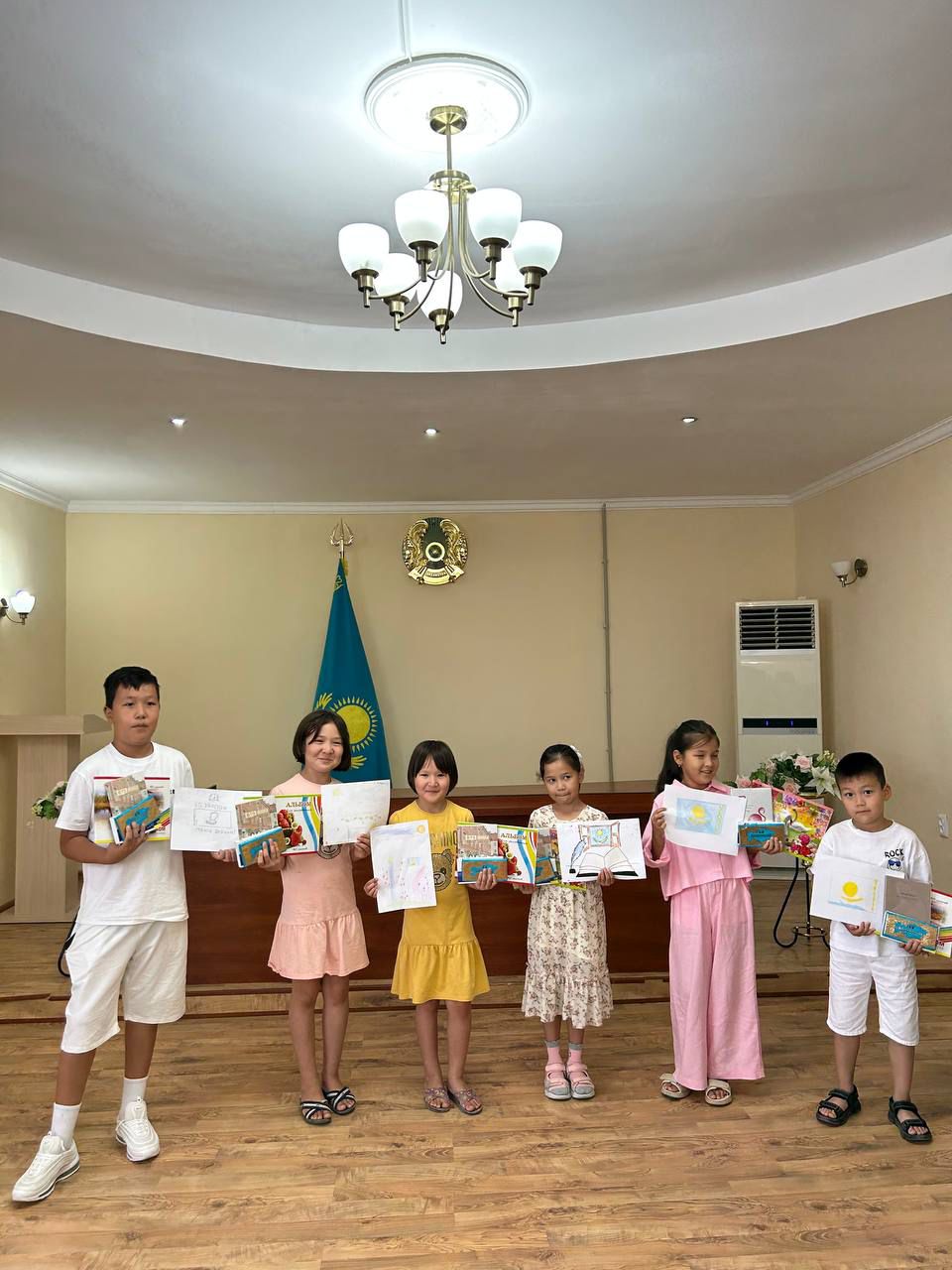 Қазақстан Республикасы Конституциясының 30 жылдығына орай, бүгін «Конституция келешек кепілі» тақырыбында департамент қызметкерлері балаларының қатысуымен сурет конкурсы өткізілді.