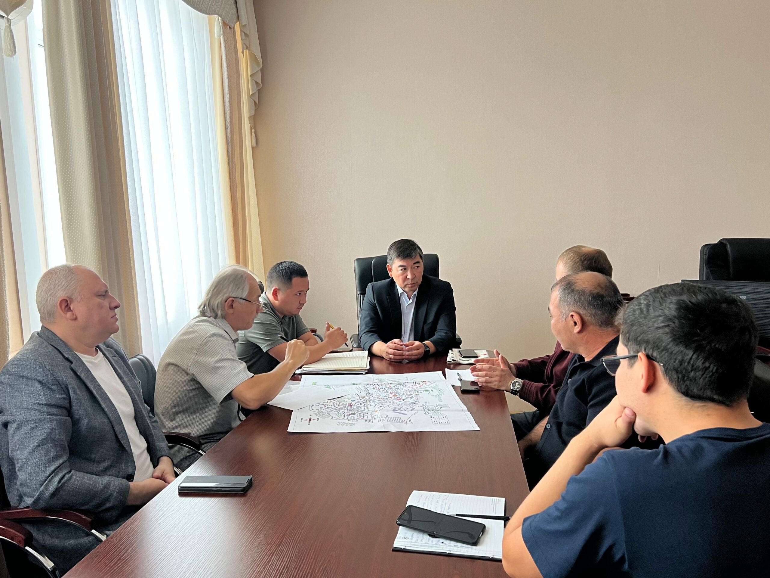 Коммуналдық қызмет өкілдерімен кездесу өтті.