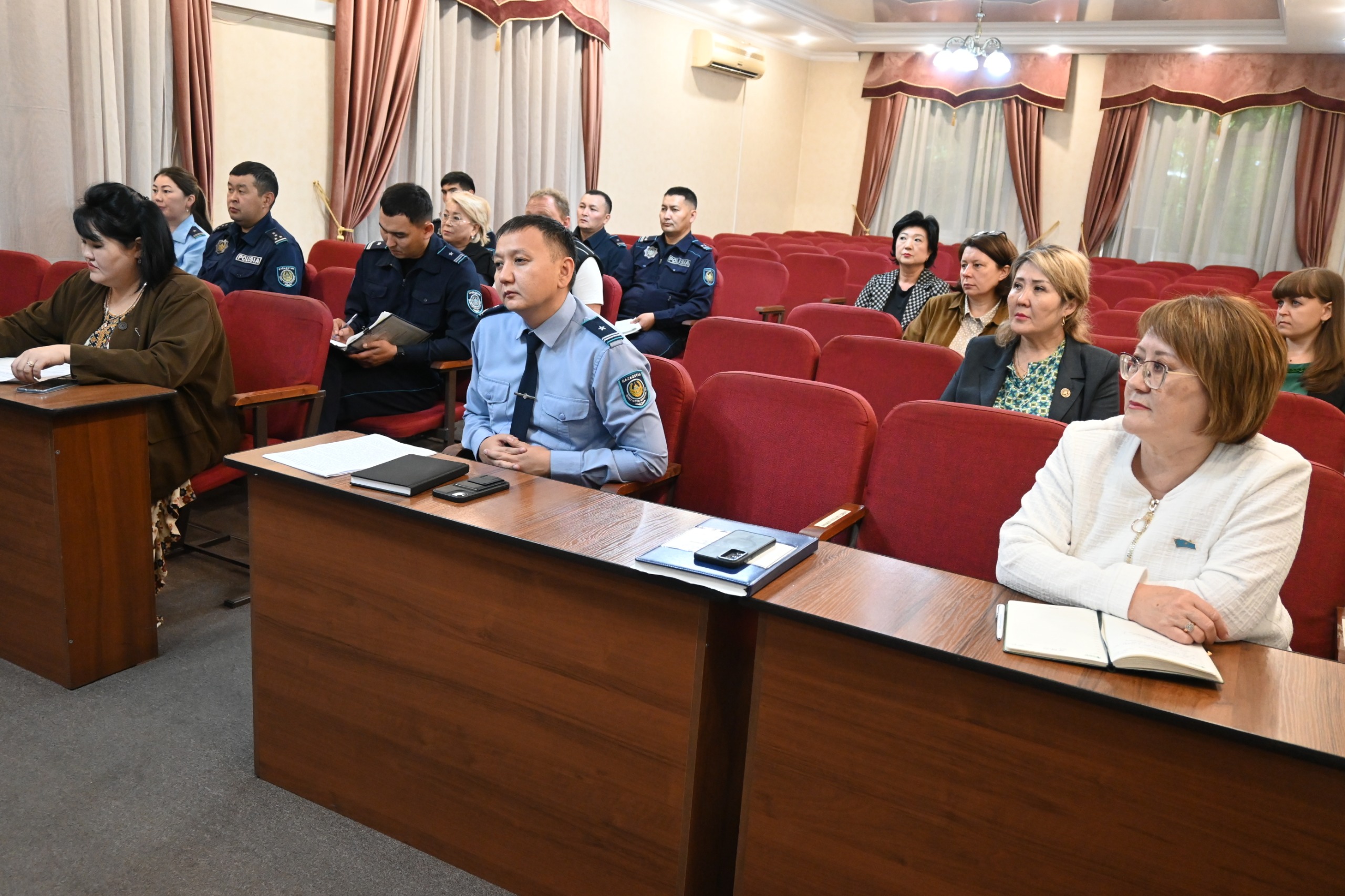 Құқық бұзушылықтың алдын алу жөніндегі комиссияның отырысына қатыстым.