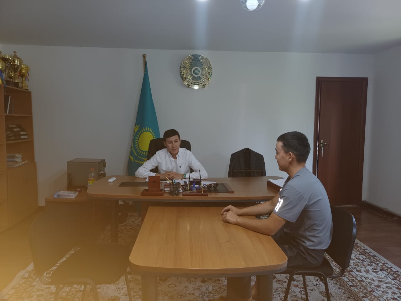 Округ әкімі Қайнар ауыл тұрғындарына жеке қабылдау өткізді.
