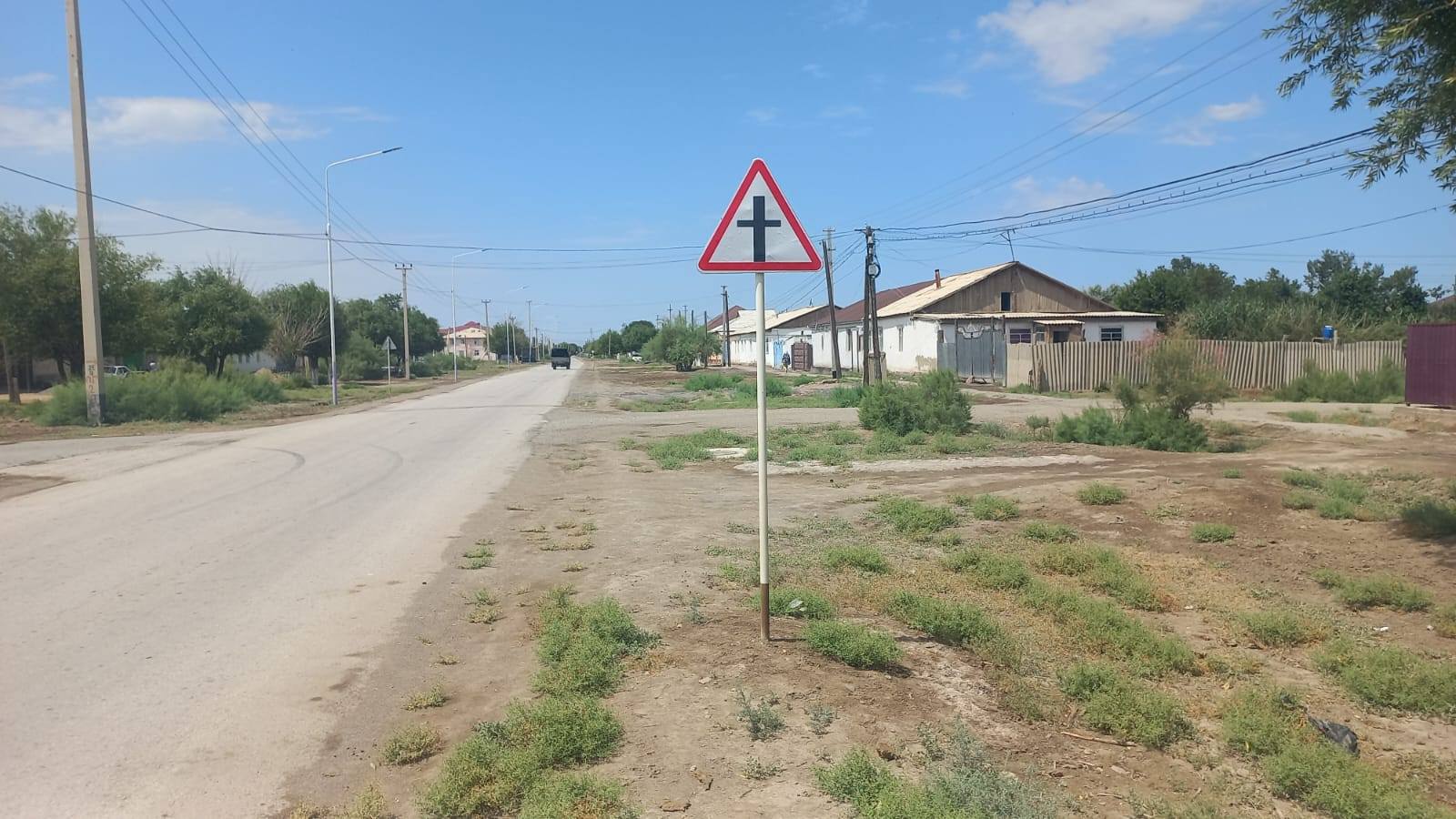 ЖАЛАҒАШ КЕНТІНДЕ ЖОЛ БЕЛГІЛЕРІ ЖАҢАЛАНДЫ