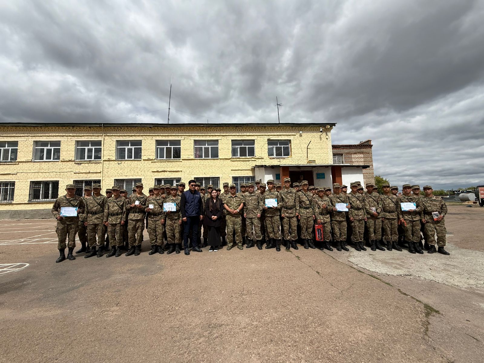 Ақмола облысында 5510 әскери бөлімінің 1-атқыштар ротасының мерзімді қызмет сарбаздары үшін ұлы ақын және ойшыл Абай Құнанбаевтың 180 жылдығына арналған квест-ойын өтті.