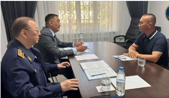 Түркістан: полиция департаментінің бастығы тұрғындардың мәселелерін тыңдады