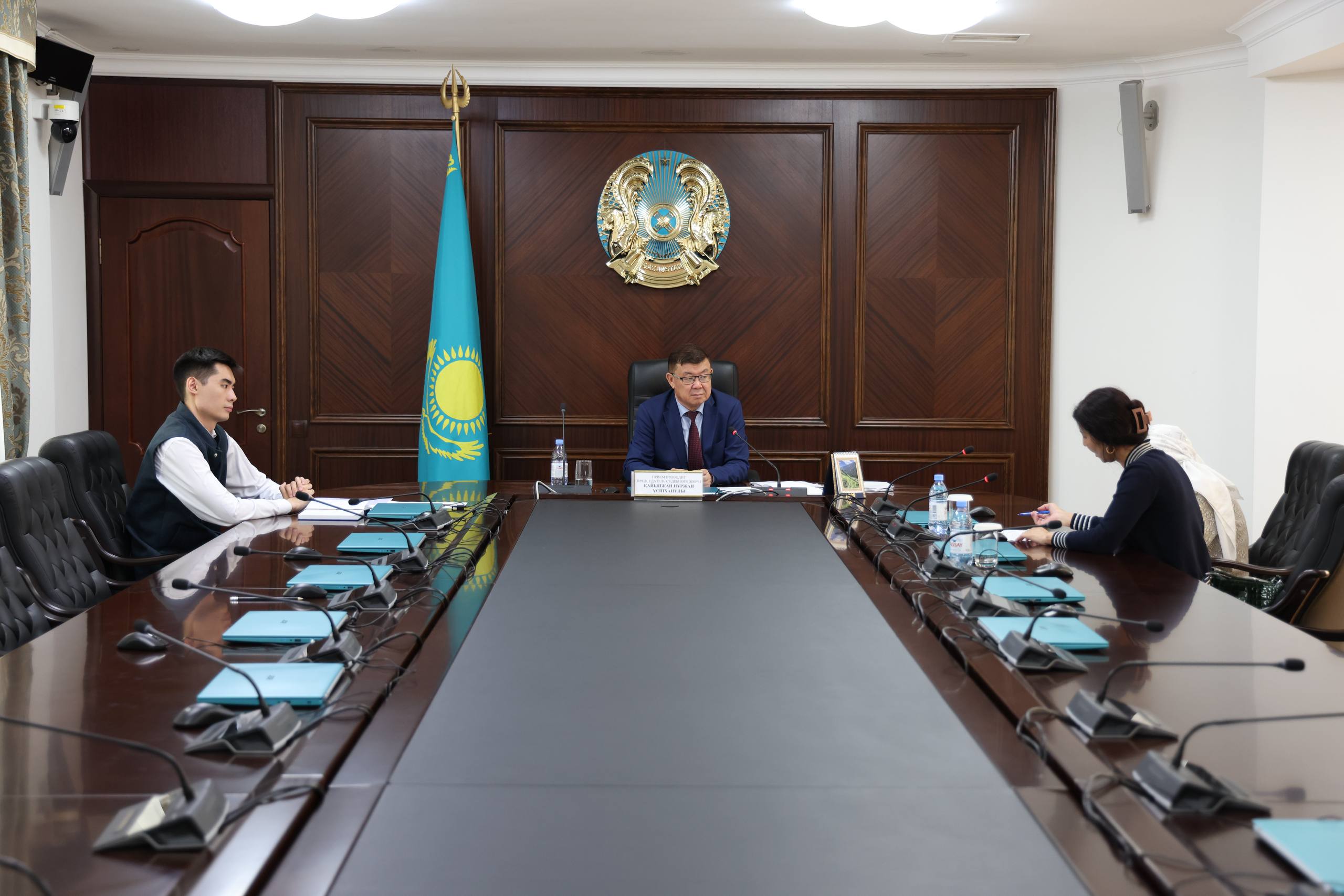 Жоғары Сот Кеңесі жанындағы Сот жюриінің төрағасы Нұржан Қайыпжан азаматтарды жеке қабылдады