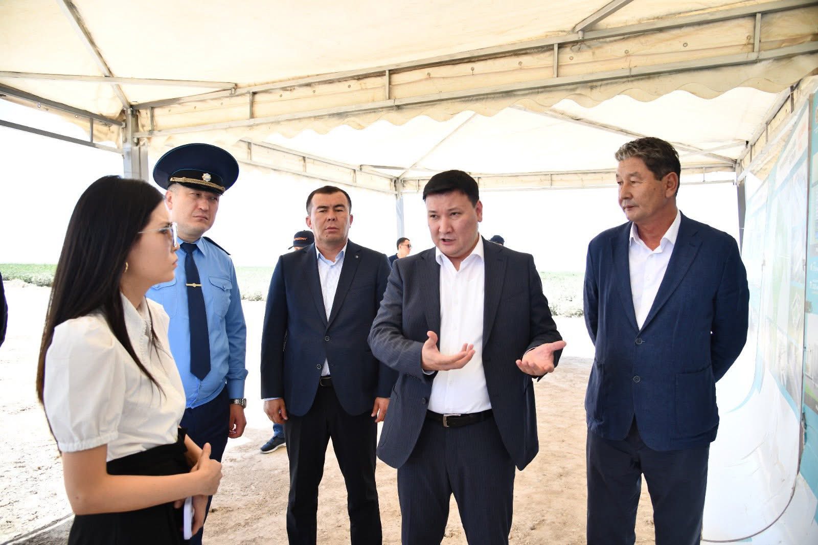 ОБЛЫС ӘКІМІНІҢ ОРЫНБАСАРЫ ОТЫРАРДАҒЫ КӘСІПОРЫНДАРДЫ АРАЛАДЫ