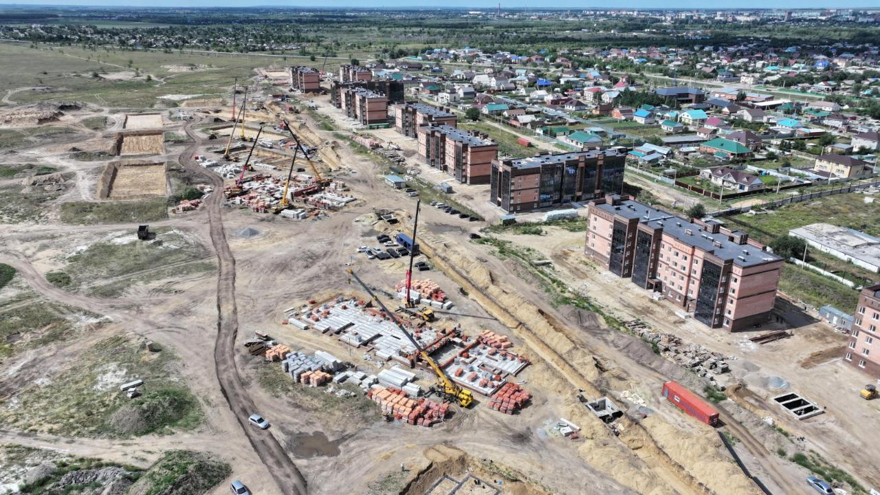 Қостанай облысының әкімі Тобыл қаласы  аумағындағы «Астана» және «Бәйтерек» жаңа шағын аудандарының құрылыс барысын тексерді