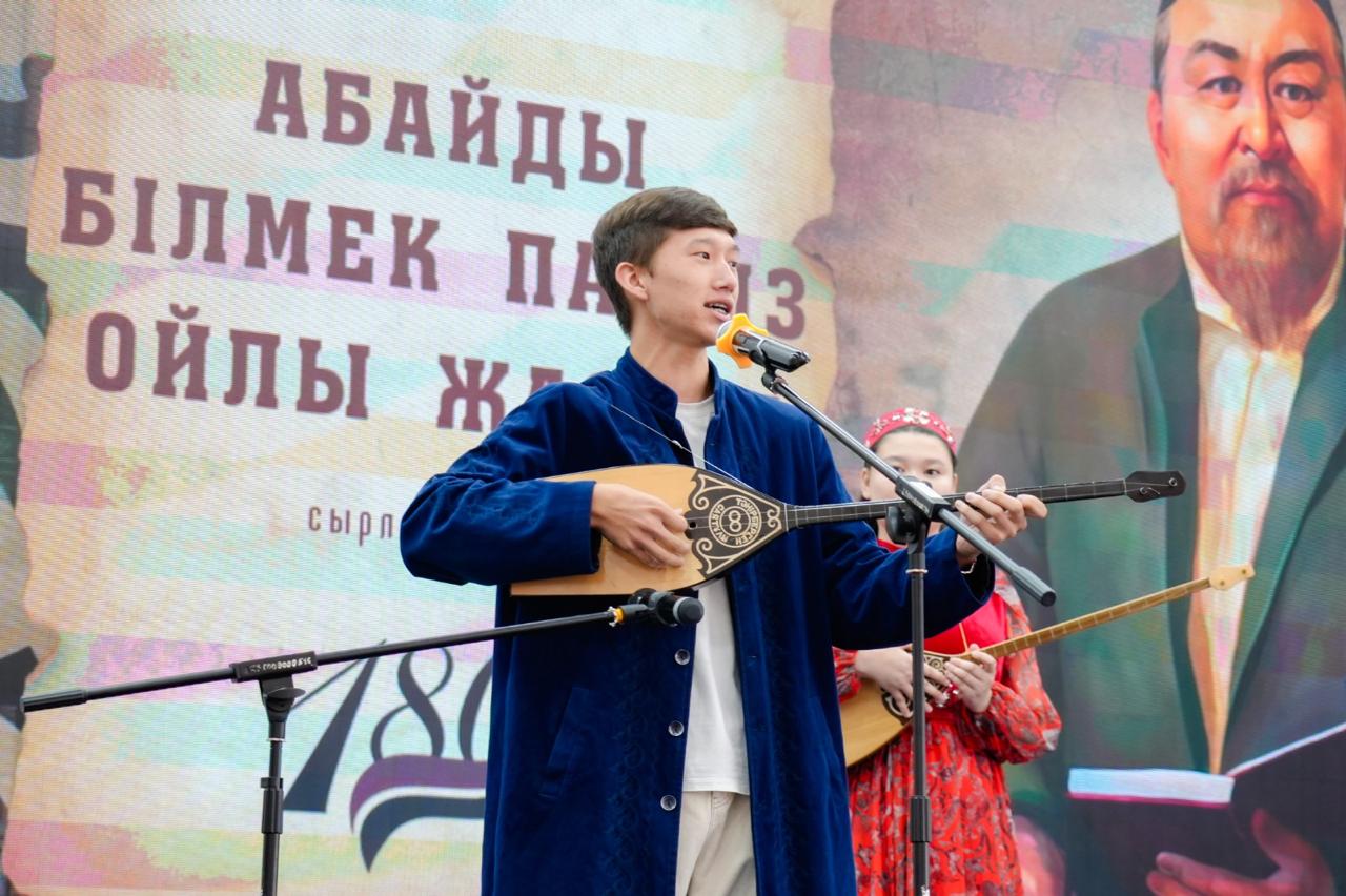 Астанада «Абай оқулары» республикалық байқауының жеңімпаздарымен сыр-сұхбат ұйымдастырылды