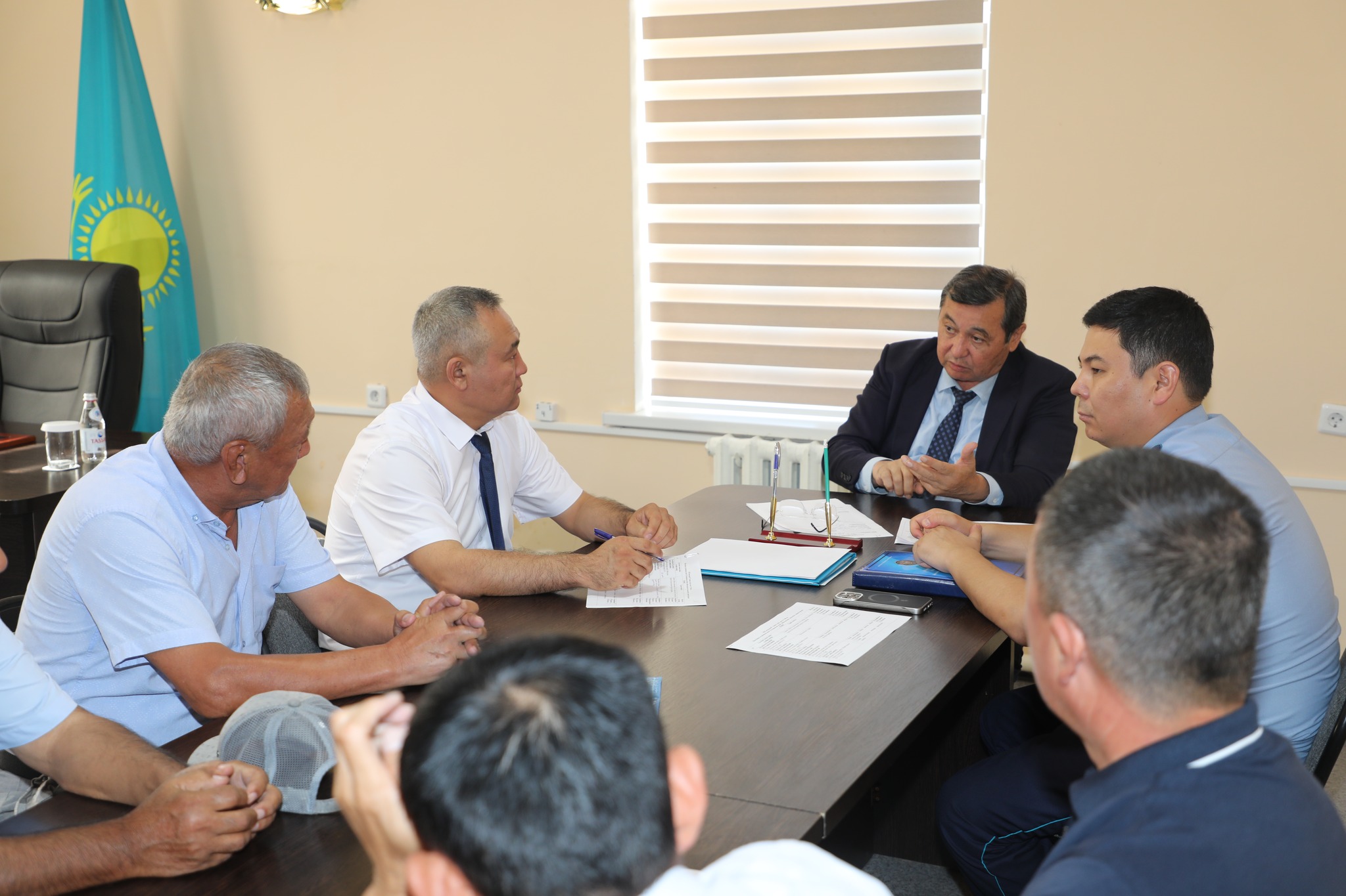 МАҚТААРАЛ АУДАНЫНЫҢ ӘКІМІ ТҰРҒЫНДАРДЫ ЖЕКЕ ҚАБЫЛДАДЫ