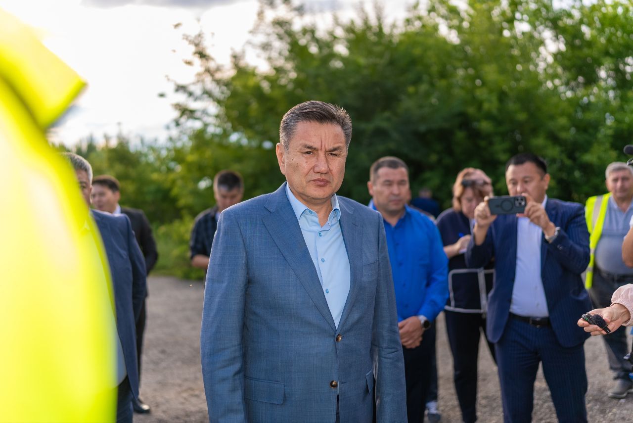 «Ең бастысы – мерзім емес, сапа»: ШҚО әкімі «Өскемен – Риддер» жолының қайта жаңғыртылуы туралы