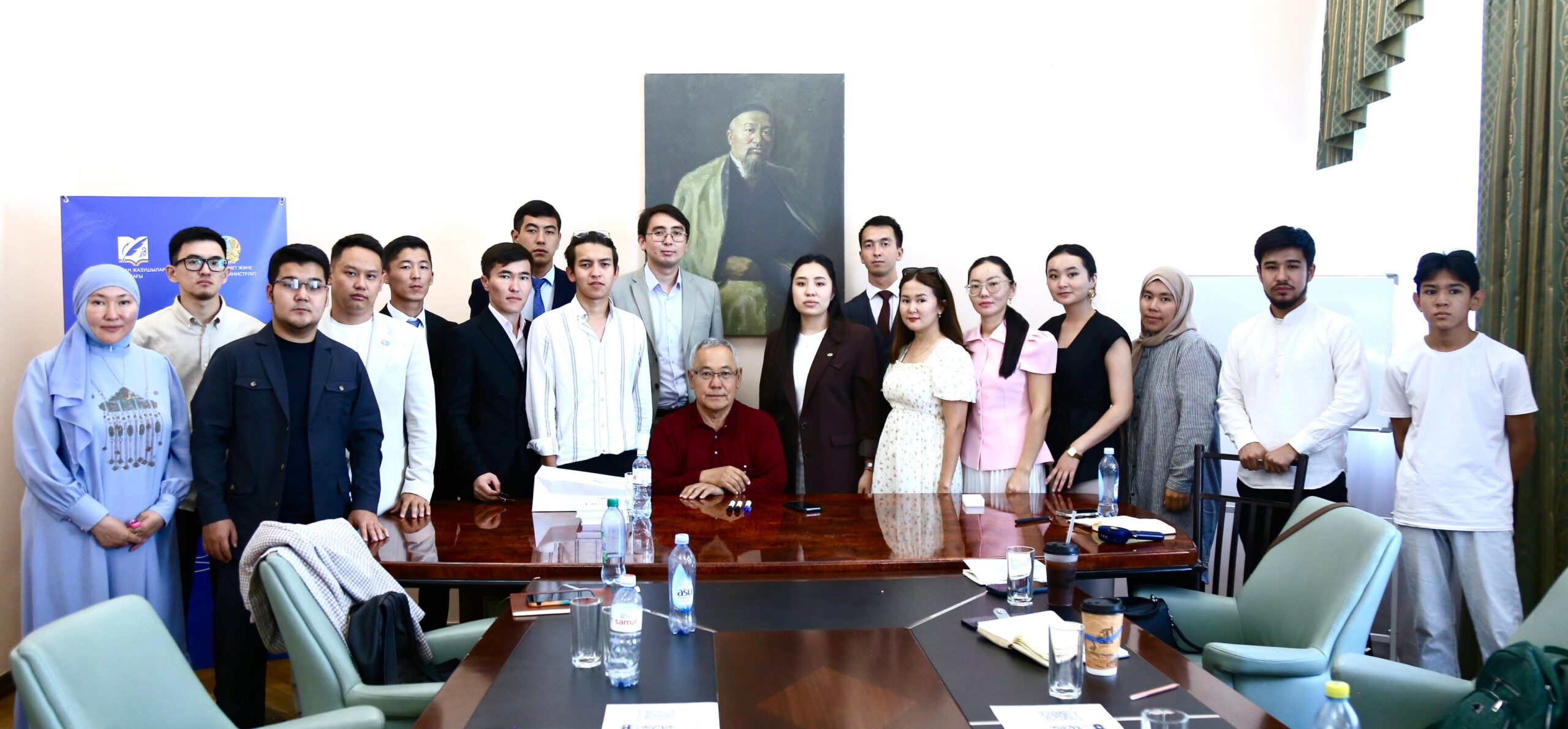 Жас қаламгерлерге арналған әдеби шеберлік мектебі басталды