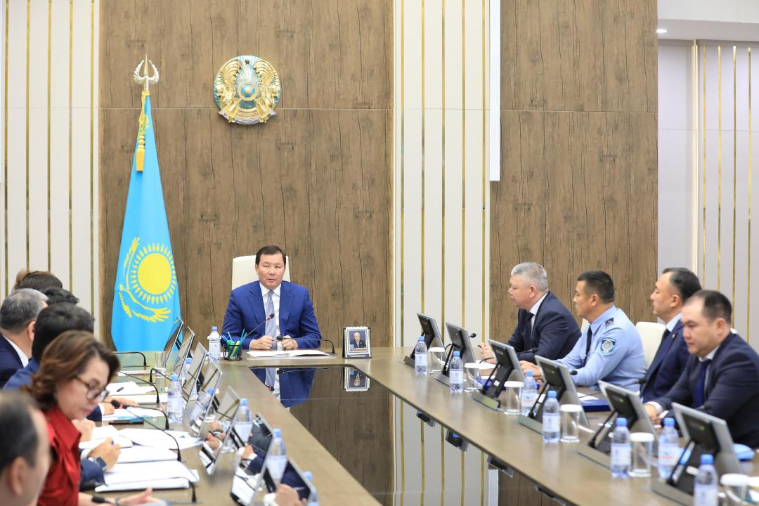 «Заң және тәртіп»: Ақтөбе өңірінде қылмыс  деңгейі төмендеп, интернет-алаяқтықпен күрес күшейді