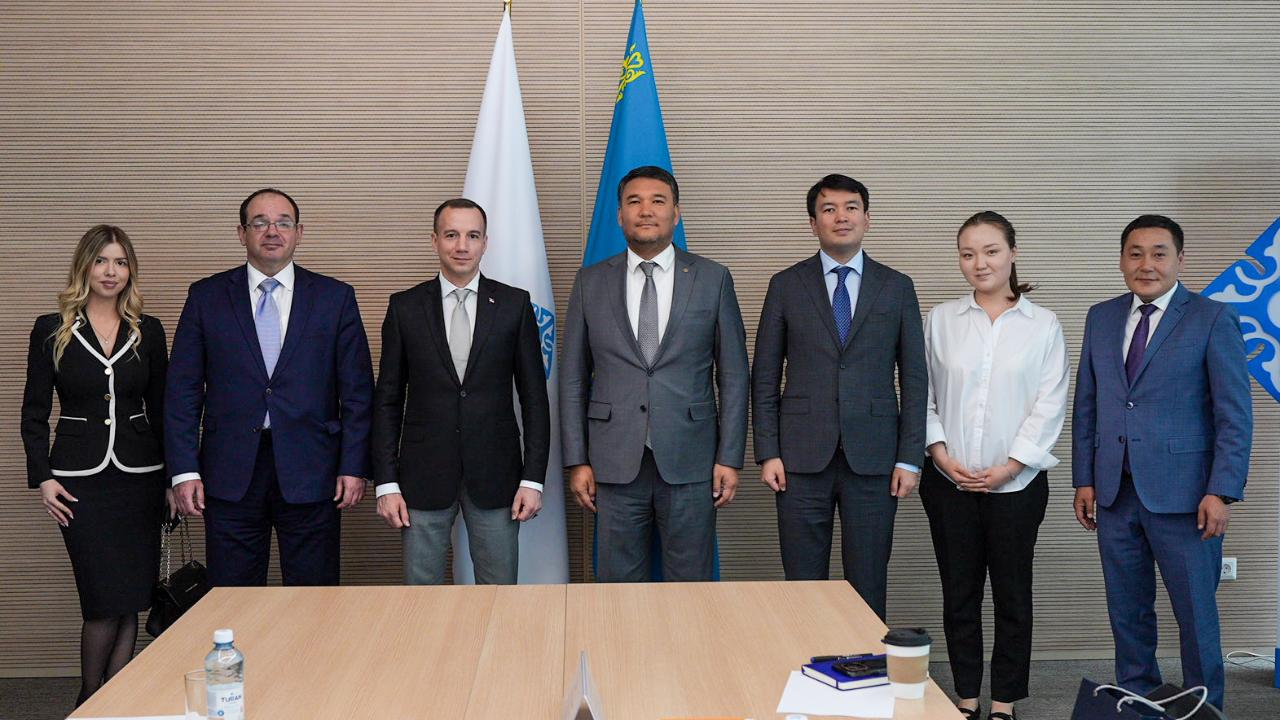 Қазақстан СІМ-де Сербиямен инвестициялық серіктестікті дамыту талқыланды