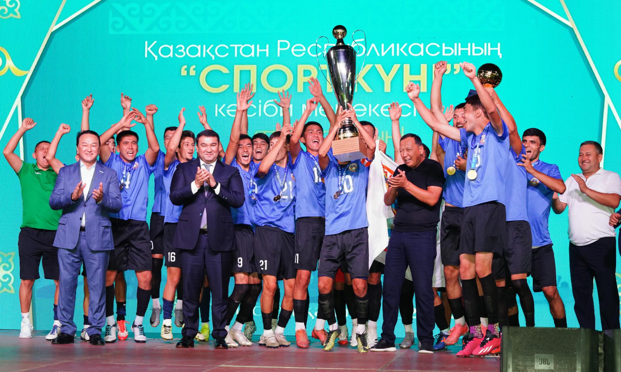 ТҮРКІСТАНДА СПОРТ КҮНІ КЕҢ КӨЛЕМДЕ АТАЛЫП ӨТТІ