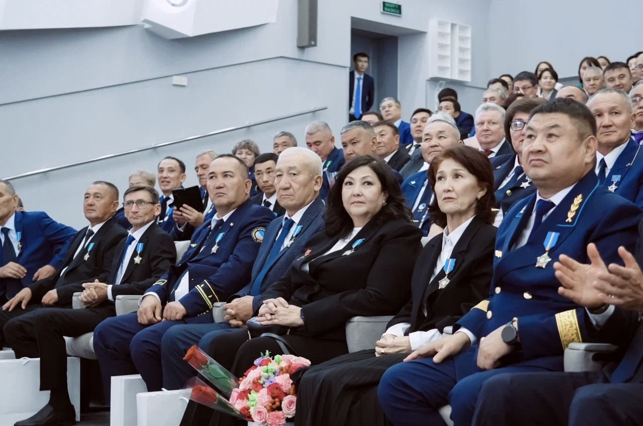 Министрлік ғимаратында көлік саласы мамандарының кәсіби мерекесіне арналған салтанатты жиын өтті