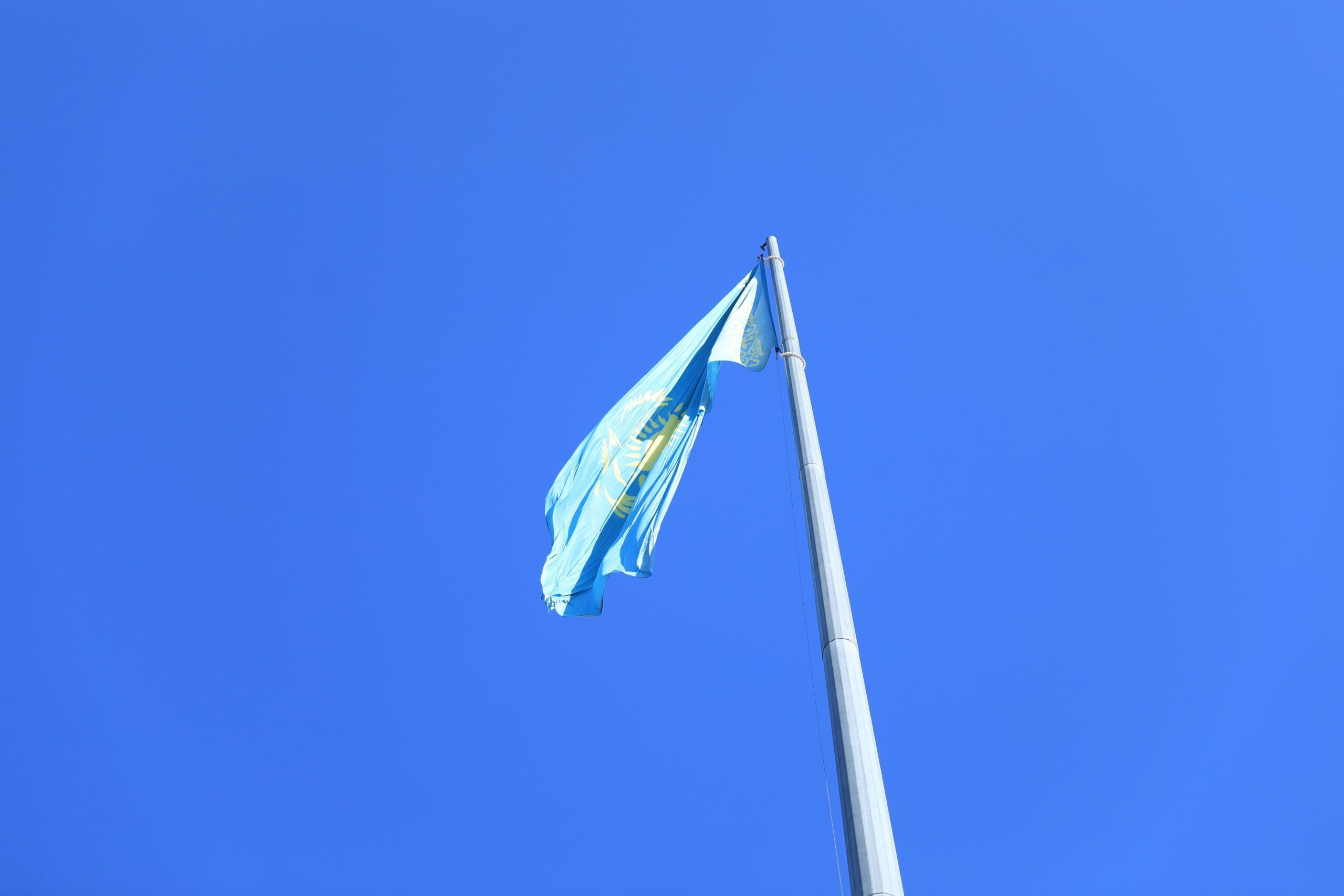 Республика күні Ақтөбеде Мемлекеттік Туды көтеру салтанаты өтті