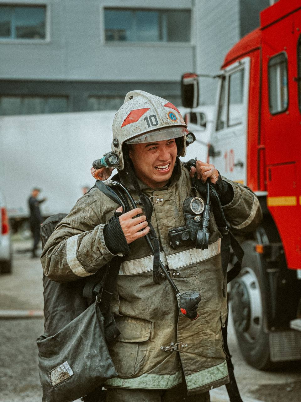 Елдің қауіпсіздігі жолында: елордалық өрт сөндіруші күн сайын адам өмірін құтқарып жүр