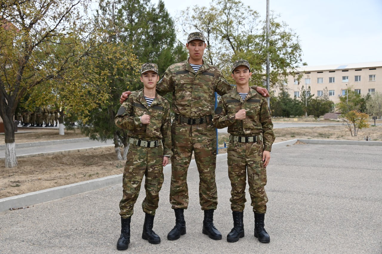Қазақстан Қарулы күштері тарихындағы ең бойшаң сарбаз теңіз жаяу әскерлерінде қызмет етеді