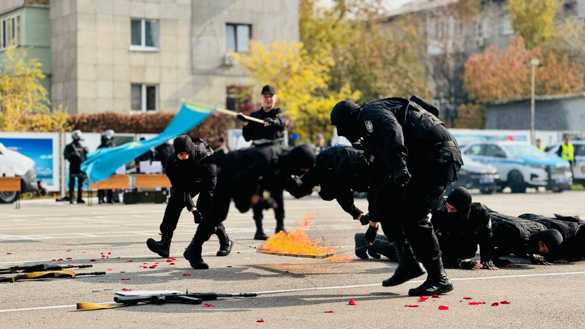Алматы академиясында “Полициядағы бір күн” жобасы өтті