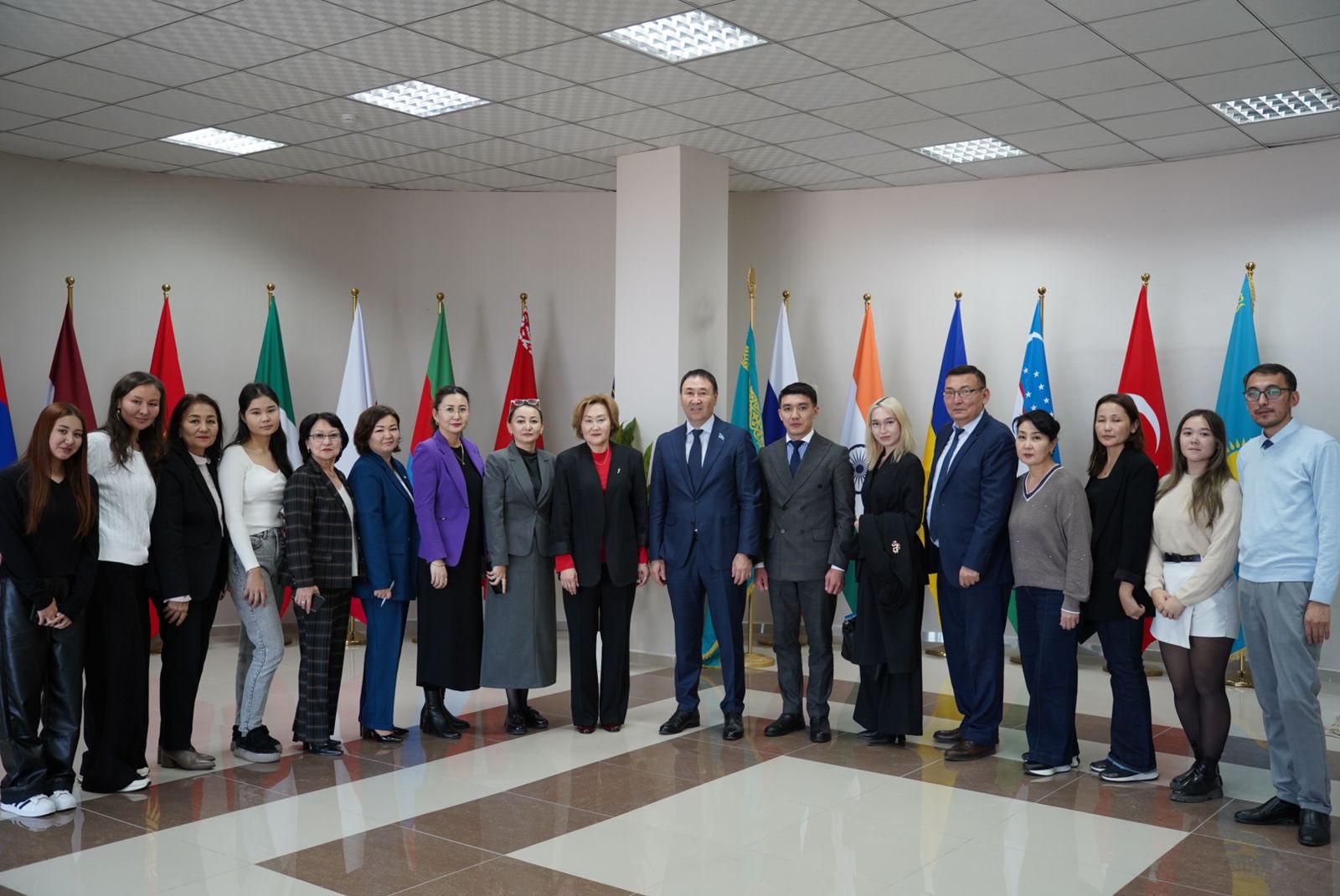 «К. Құлажанов атындағы Қазақ технология және бизнес университеті» АҚ қабырғасында Қазақстан халқына арналған Президент Жолдауы талқыланды. (15.10.2025)