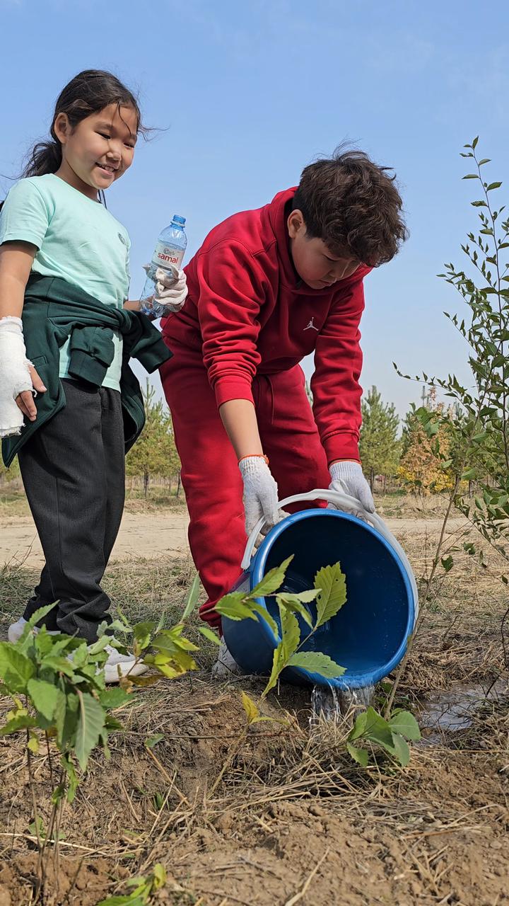 Алматылық оқушылар «Таза Қазақстан» акциясына қатысты