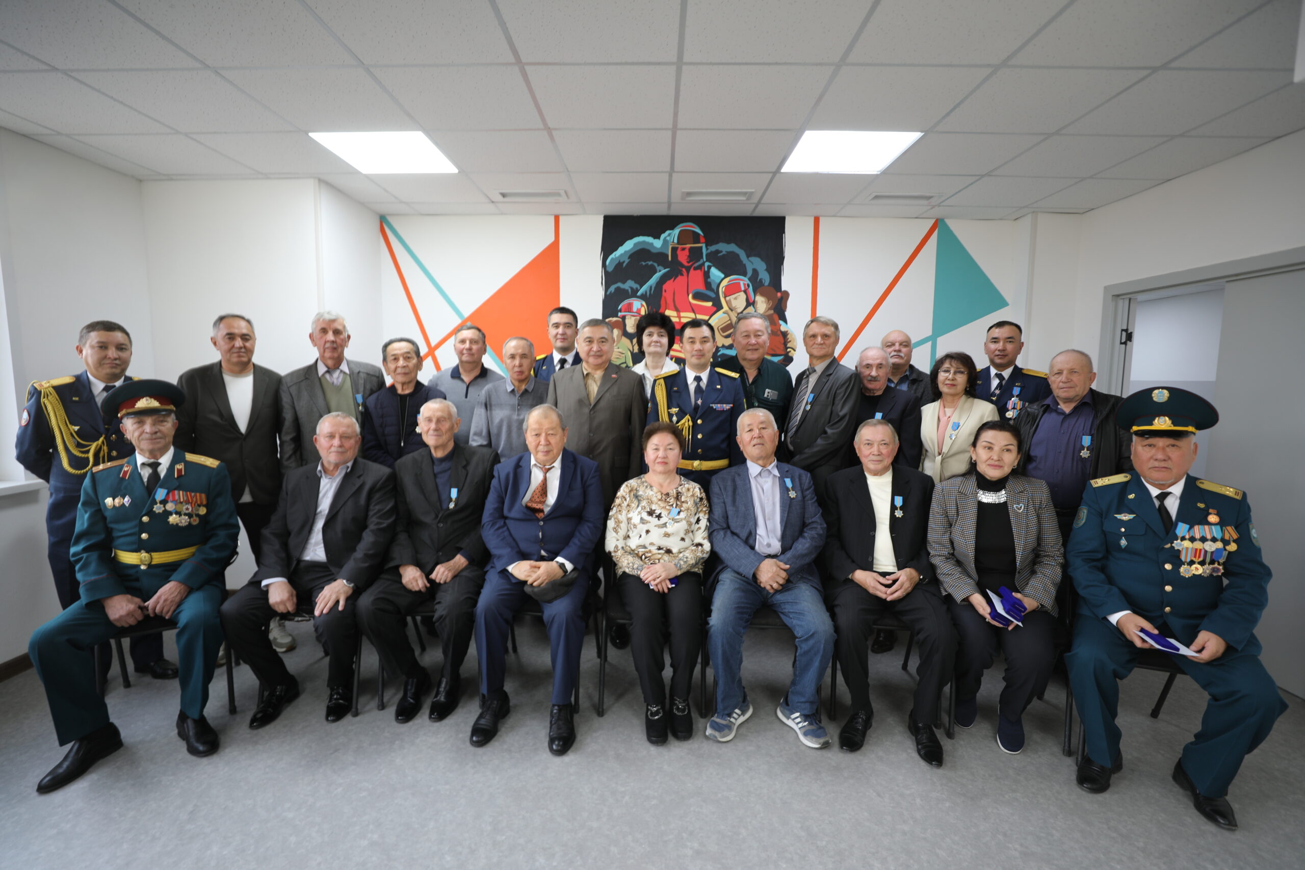 «Честь и признание: юбилейные медали спасателям Алматы»