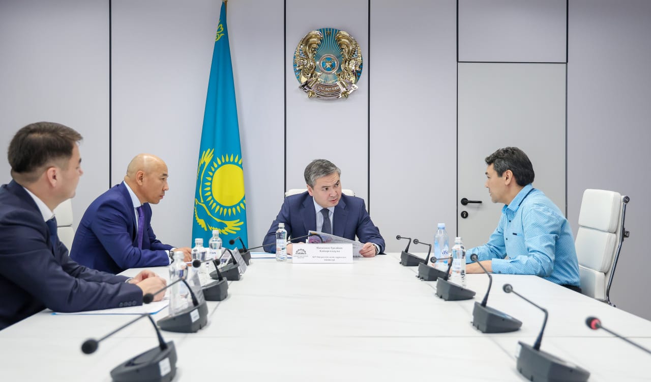 Министр Ерсайын Нағаспаев азаматтардың жеке мәселелері бойынша қабылдауын өткізді