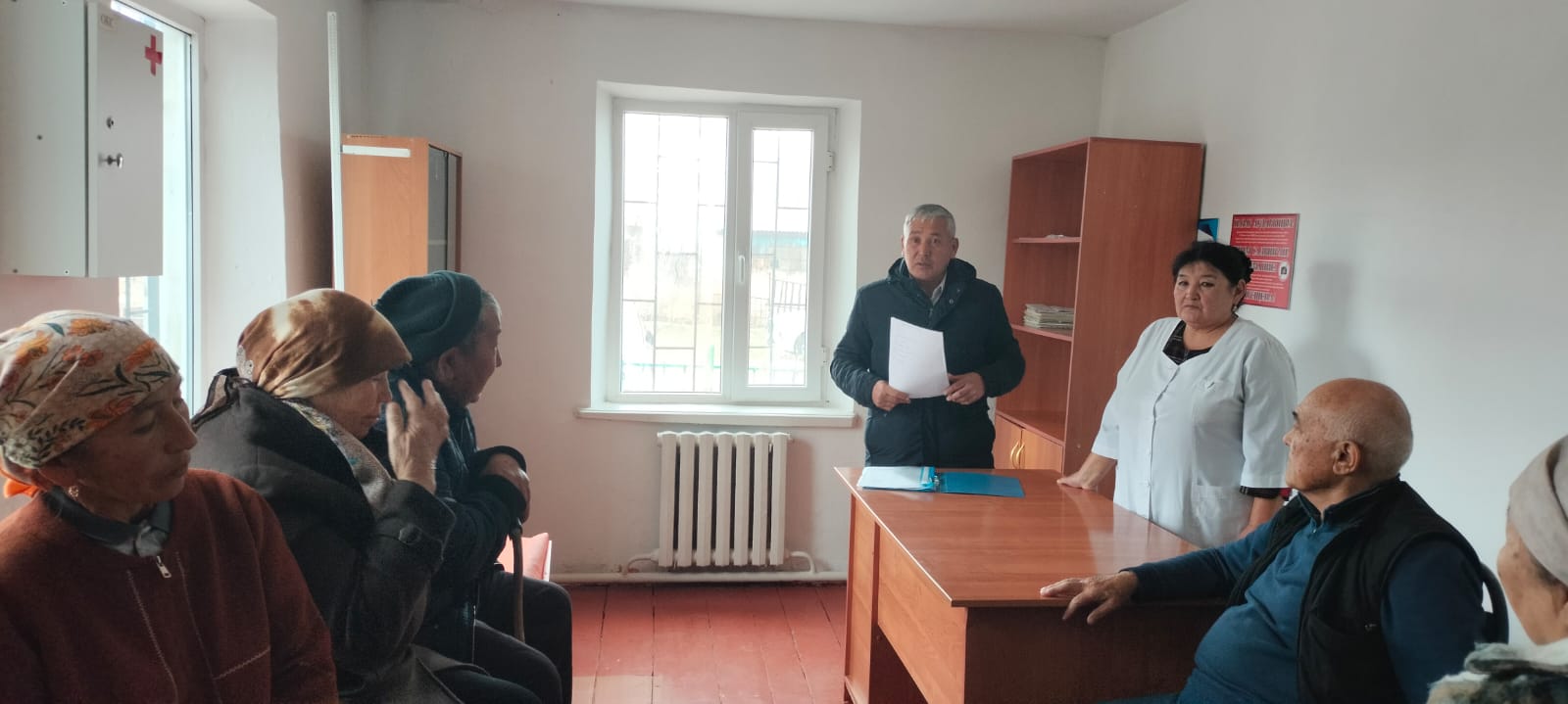 9 октябрья 2025 года аким Акын Саринского сельского округа Бозов Шынарбек Касымович провел встречу с жителями сел Актума и Тамбала.