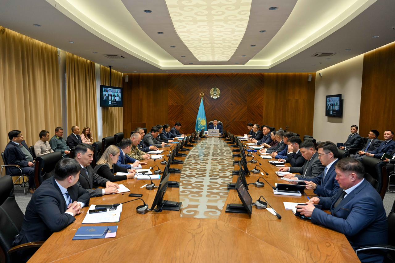 Әлеуметтік әріптестік және еңбек қатынастарын реттеу жөніндегі облыстық үшжақты комиссия отырысы өтті