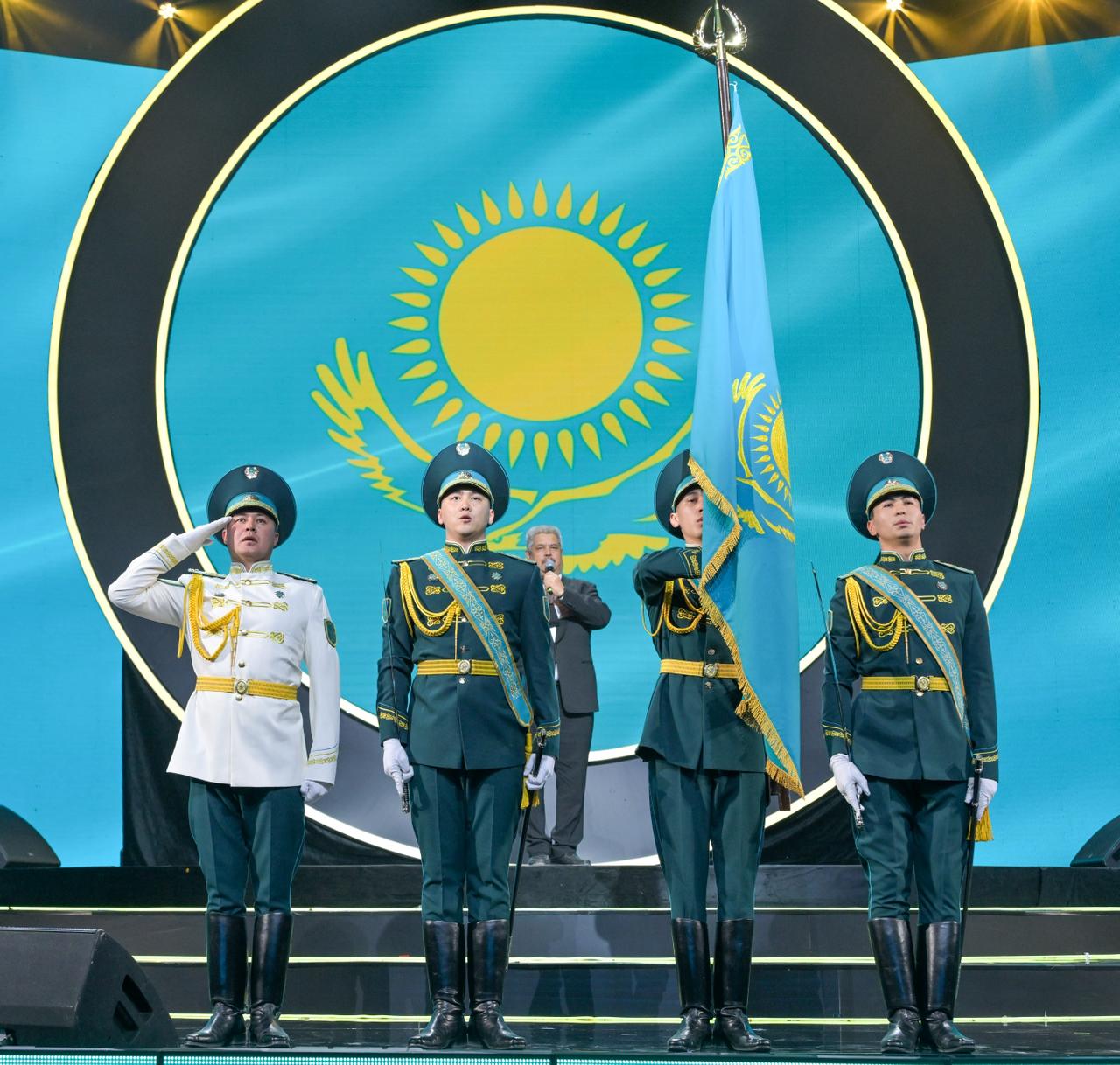 Алматыда Республика күніне арналған салтанатты концерт өтті