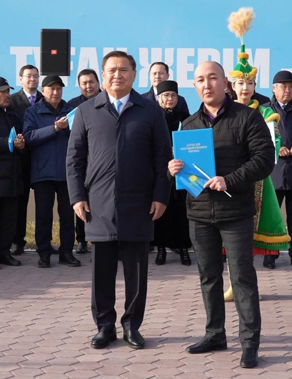 Көкшетауда Республика күніне орай Мемлекеттік Ту көтеру рәсімі өтті